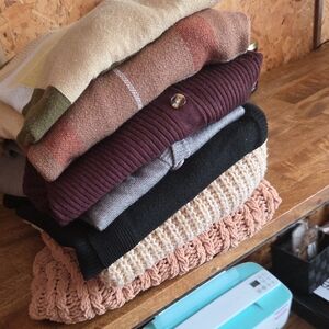 RESALE BUNDLE SWEATERS